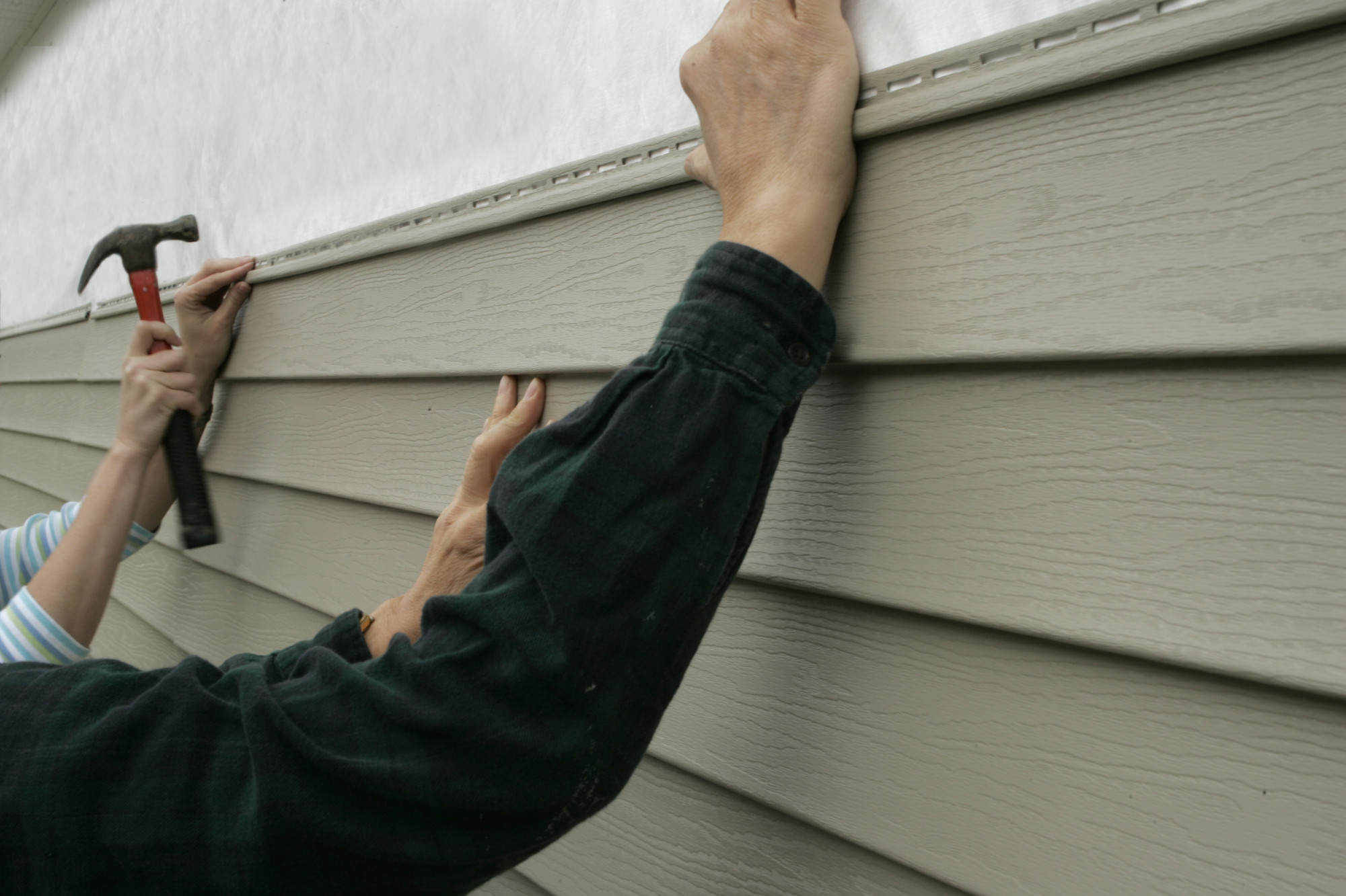 Vinyl Siding Secrets Revealed: Tips and Tricks for a Flawless Installation